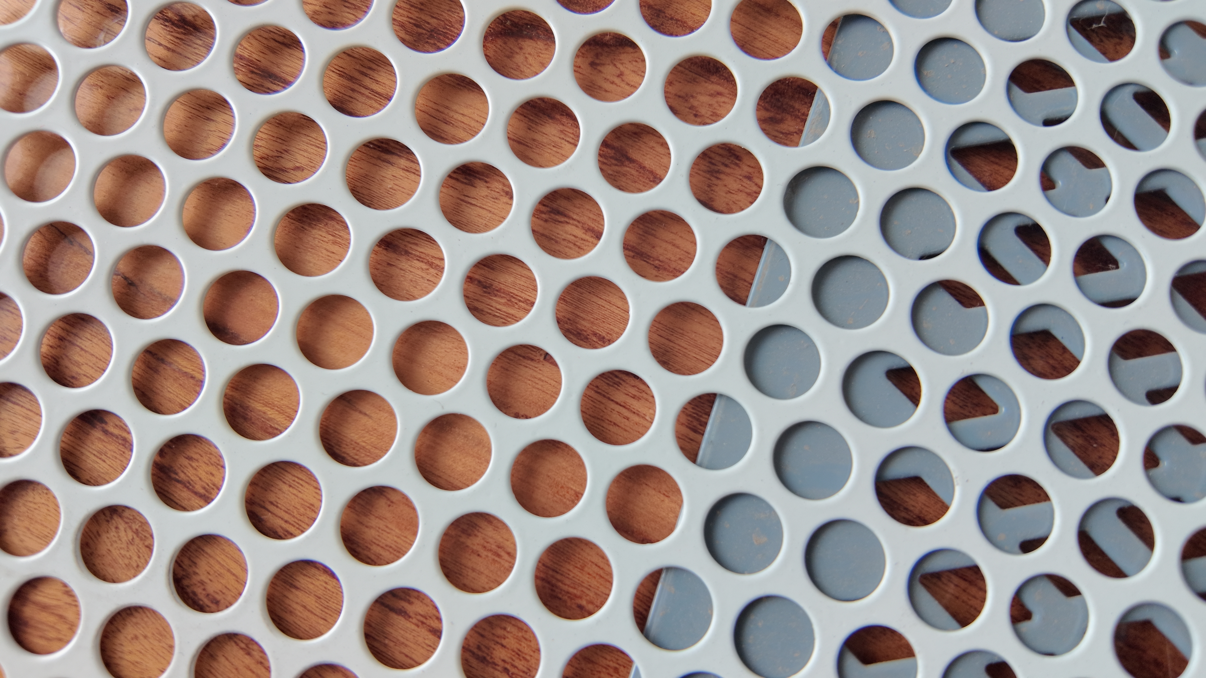 Hot Dipped Galvanized Round Hole Perforated Mesh Sheet Custom Size