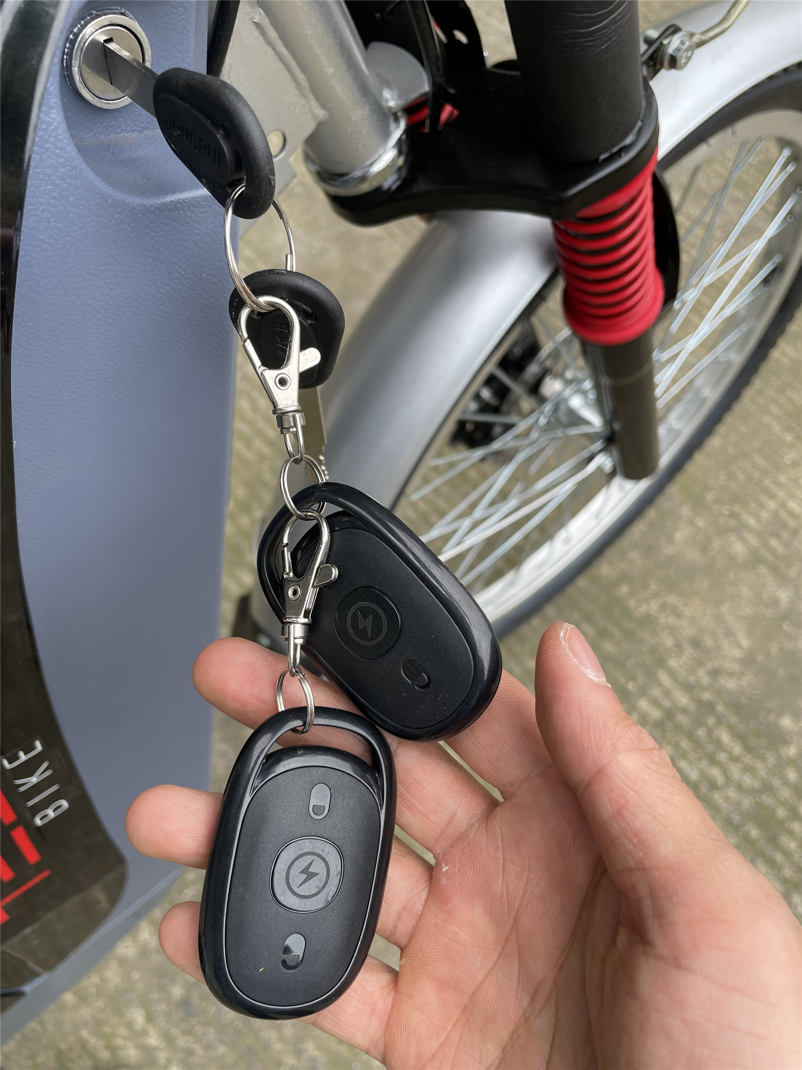 Max Speed 30 - 50Km/H Electric Bicycle 24 Inch 48V 350W City E Bikes