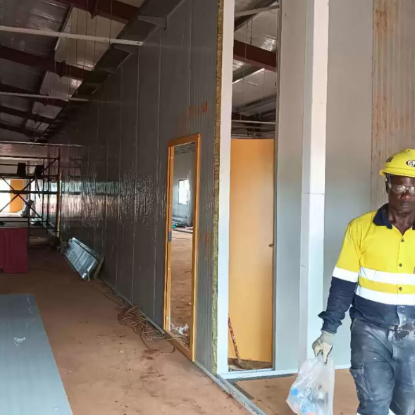 Prefabricated Flat Pack Modular Accommodation Block Waterproof Labor Camp Clinic Buildings