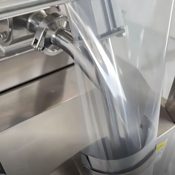 20cm Film Vertical Packing Machine 70L Hopper Paste Packing Machine Customizable