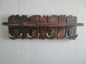 Wholesale 15.75 Inch, 4 Pieces Double Metal Hooks, Wood Wall-Mounted Coat Rack from china suppliers