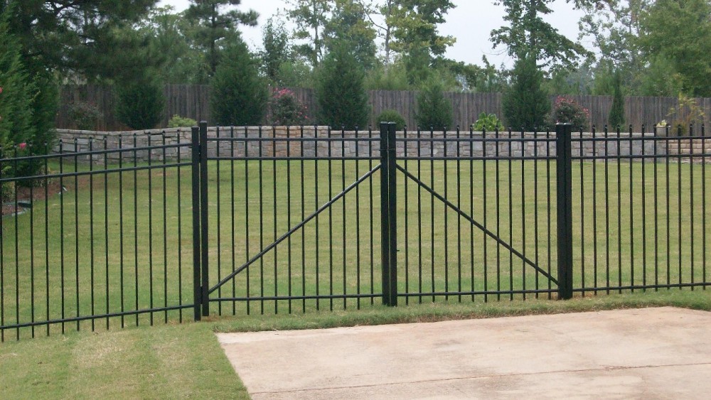 Tubular Steel Fencing Panels 2000mm Height come with 32mmx32mm tubing vertical 19x25mm