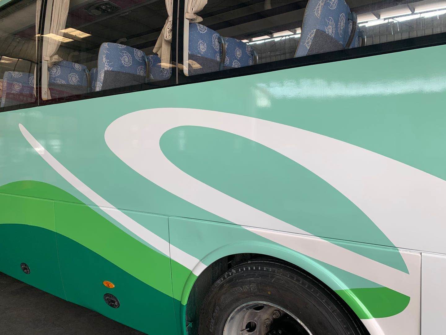 Used Tour Bus Kinglong XMQ6900 39 Seats Left Steering Single Door Steel Chassis Low Kilometer Used Passenger Bus