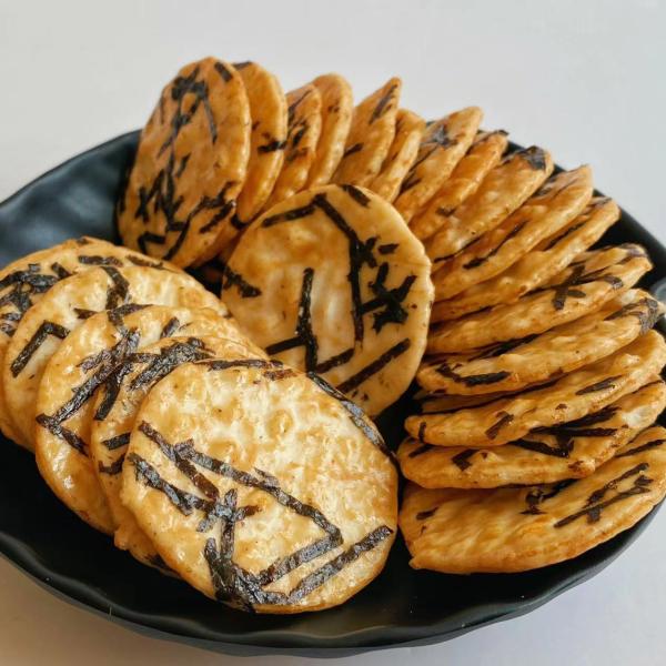 Hot Sale Seaweed Biscuits Japanese Snacks Round Rice Cake Crisp Rice Crackers