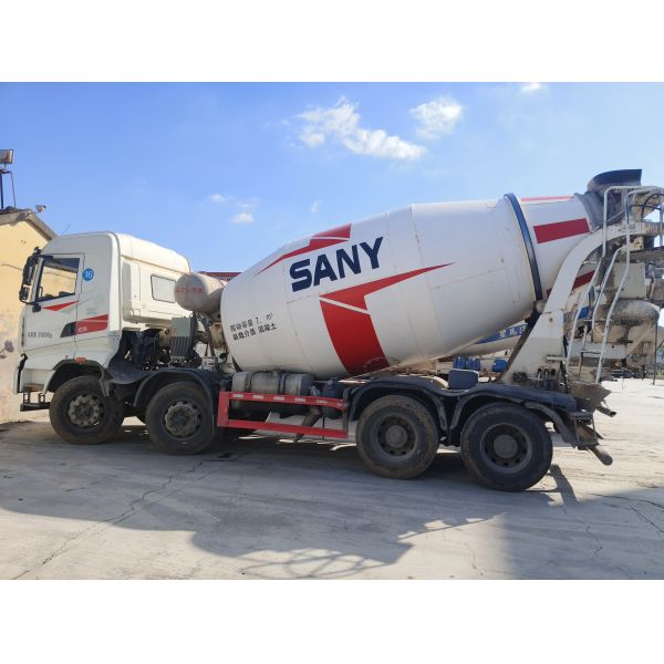 2021 Sany concrete mixer truck, 12m³, in good condition, currently on limited-time offer.