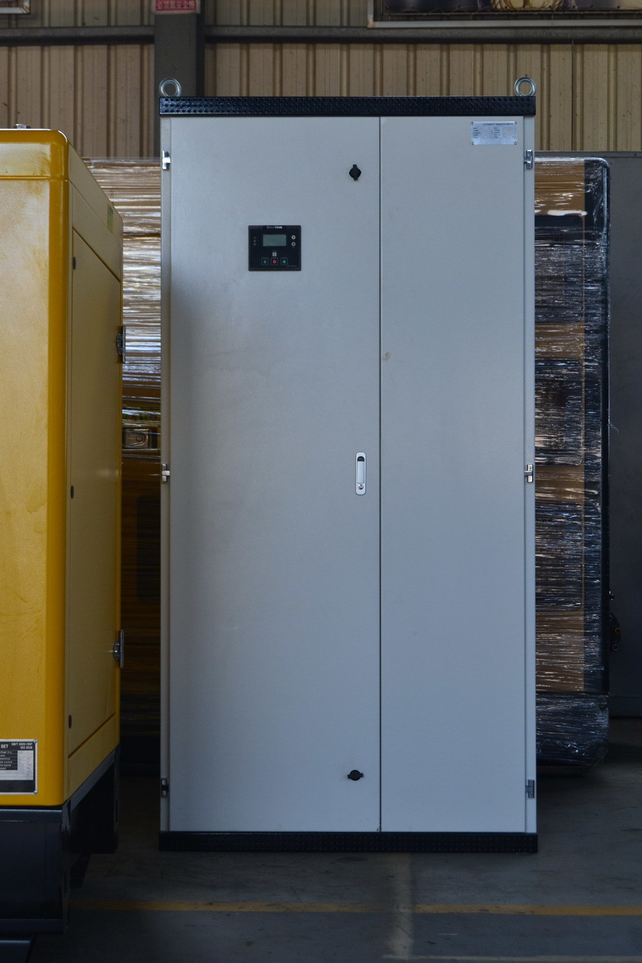 Highly Functional Manual Transfer Switch 800A 4 Pole ATS With Distribution Box