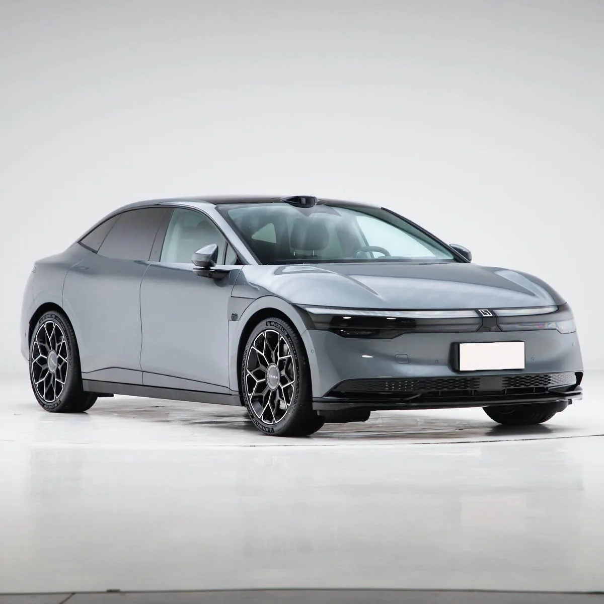 2024 Zeekr 007 4 Door 5 Seat Electric Cars with 100% Electric Fuel and Length 4865mm Width 1900mm Height 1450mm at Prices