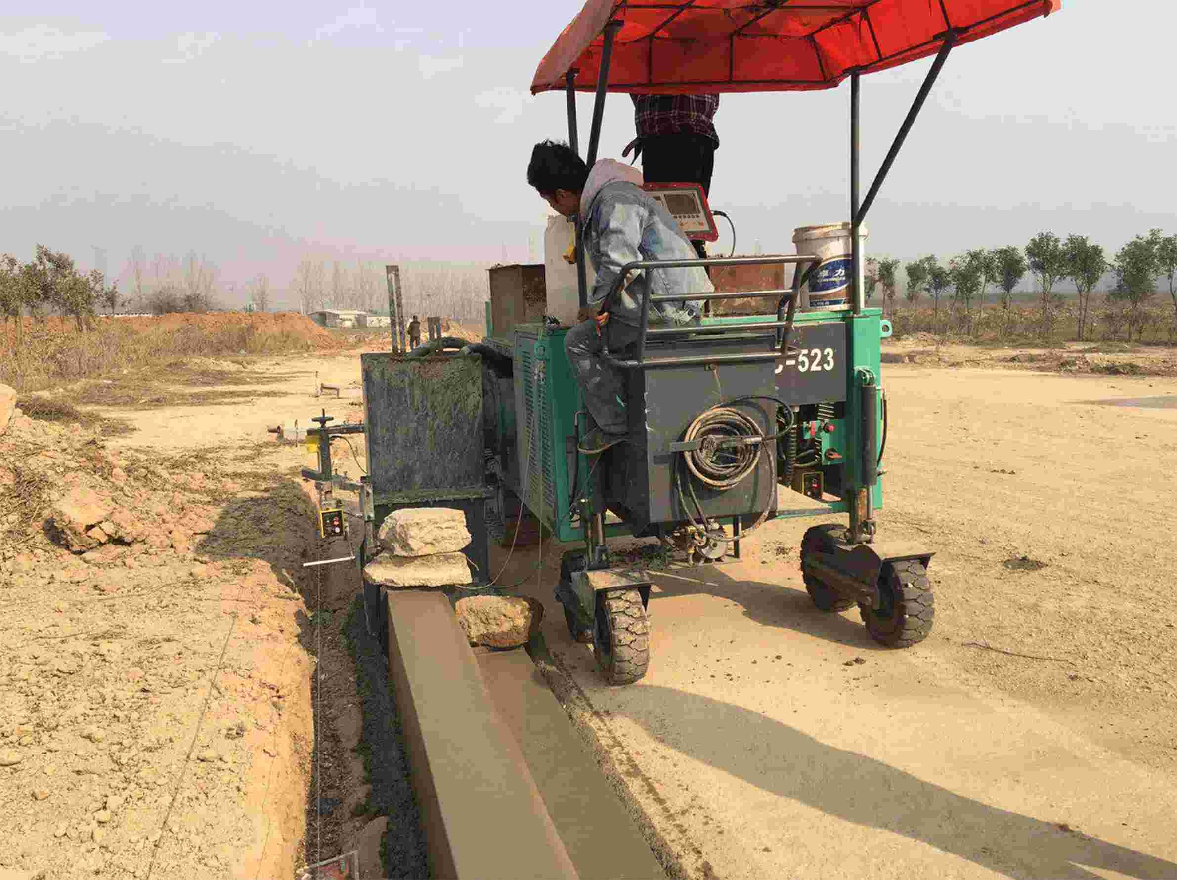 125cm Width 50cm Height Slipform Paver Curb Stone Slip Form Machine