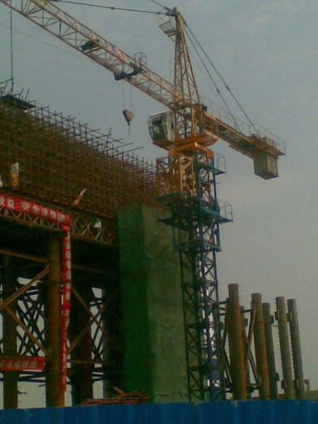 Tower Crane Including Height Limiter, Weight Limit Max. Lifting capacity: 6ton