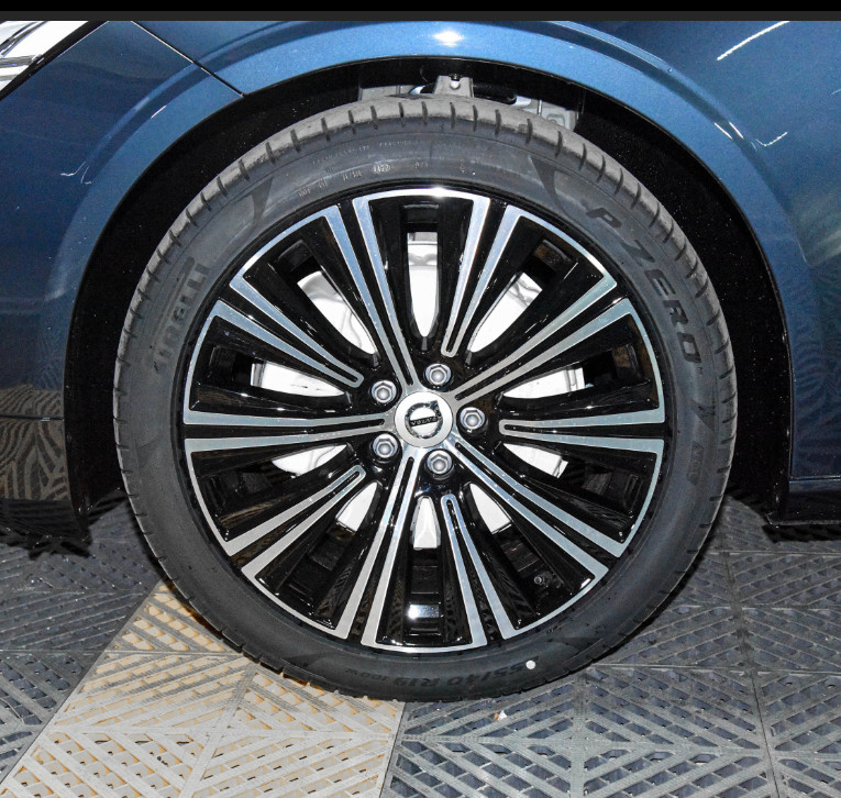 Gasoline Plus 48V 2023 VOLVO S90 B5 2.0T 250HP Luxury Version Left Hand SUV