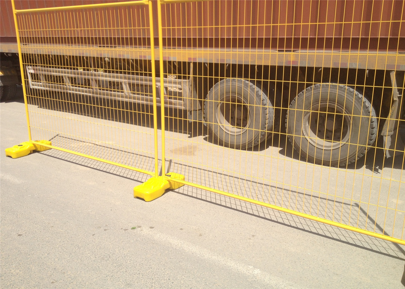 Light Duty Temporary Fencing panels for sale 14 microns zinc layer ,clamp .foot ,panel ,temp fencing for sale china