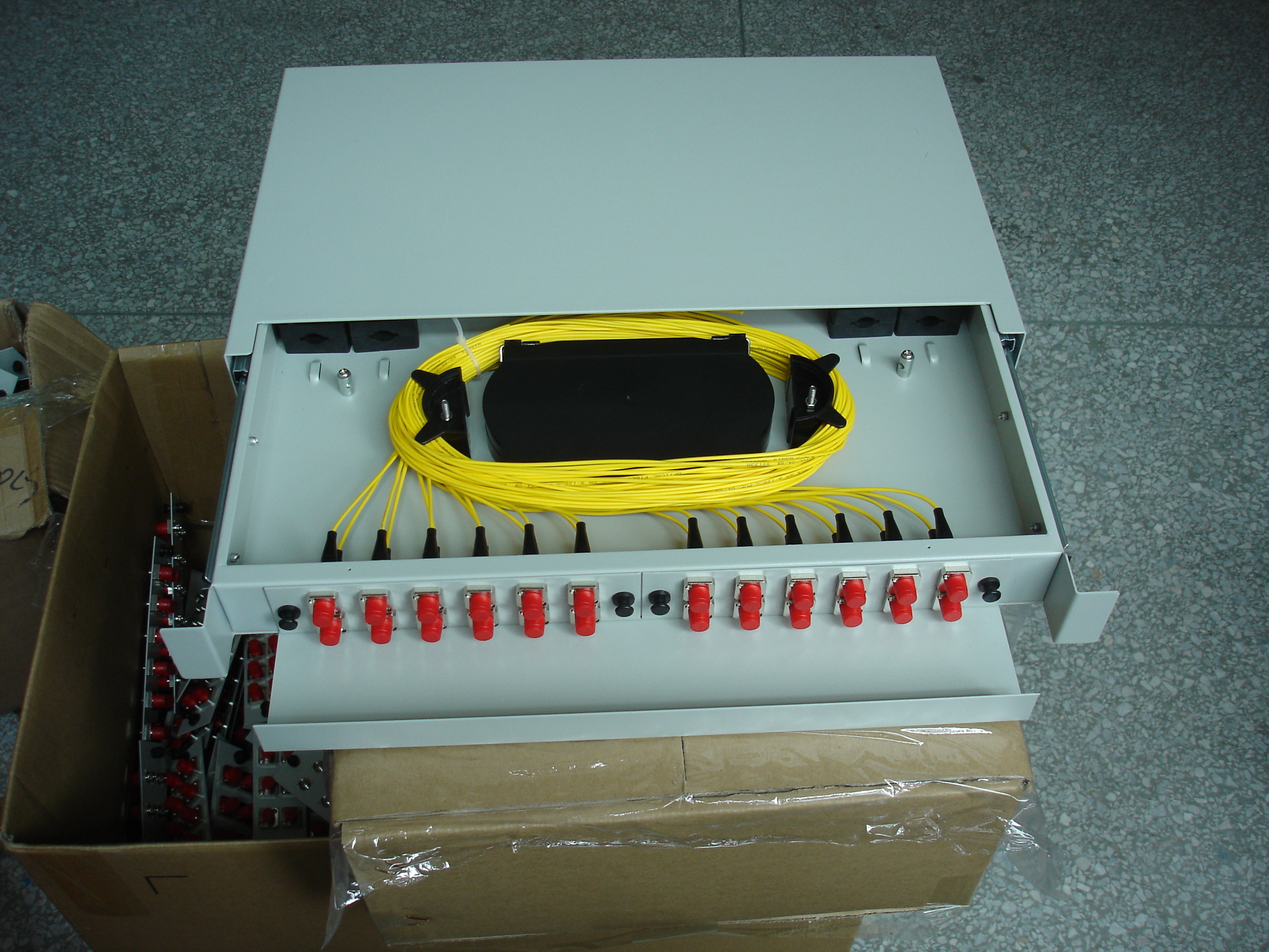 48FO FTTH Patch Panel ODF 19'' 2U Sliding SC For CATV
