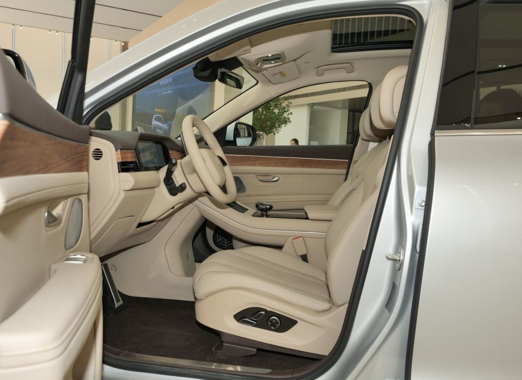 Electric Vehicle New Version Huawei Aito M7 5-Doors 6-Seats EV Cars for Adult