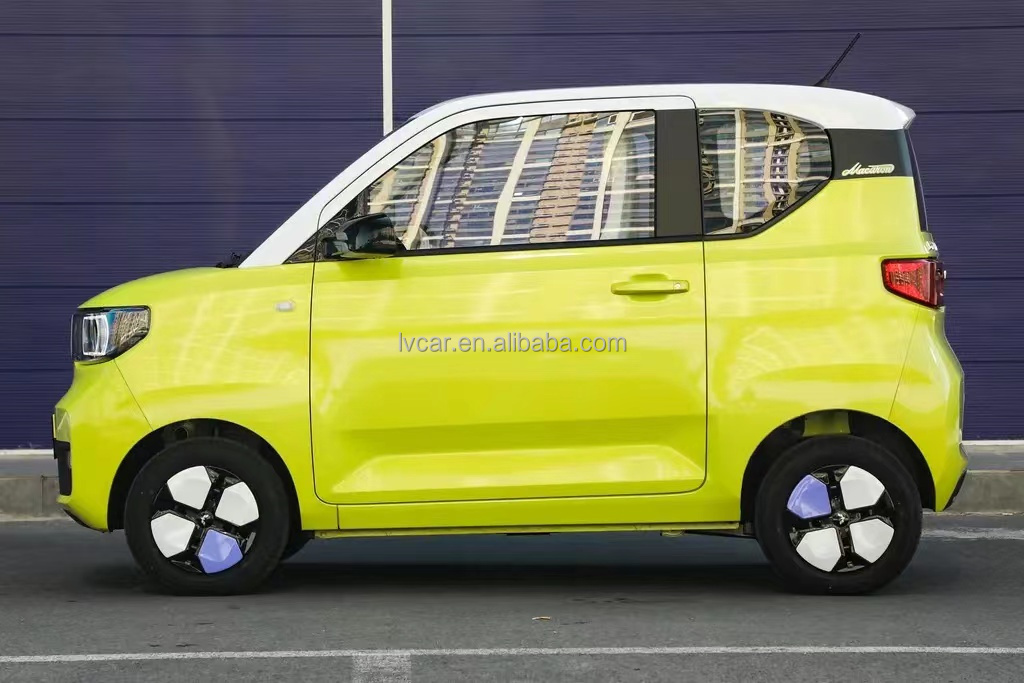 120-170Km Cruising Range Wuling Mini Electric Car with 3-Door 4-Seat Body Structure