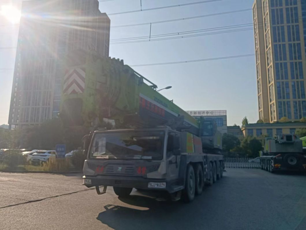 19 Zoomlion All Ground 300 Ton Truck Crane