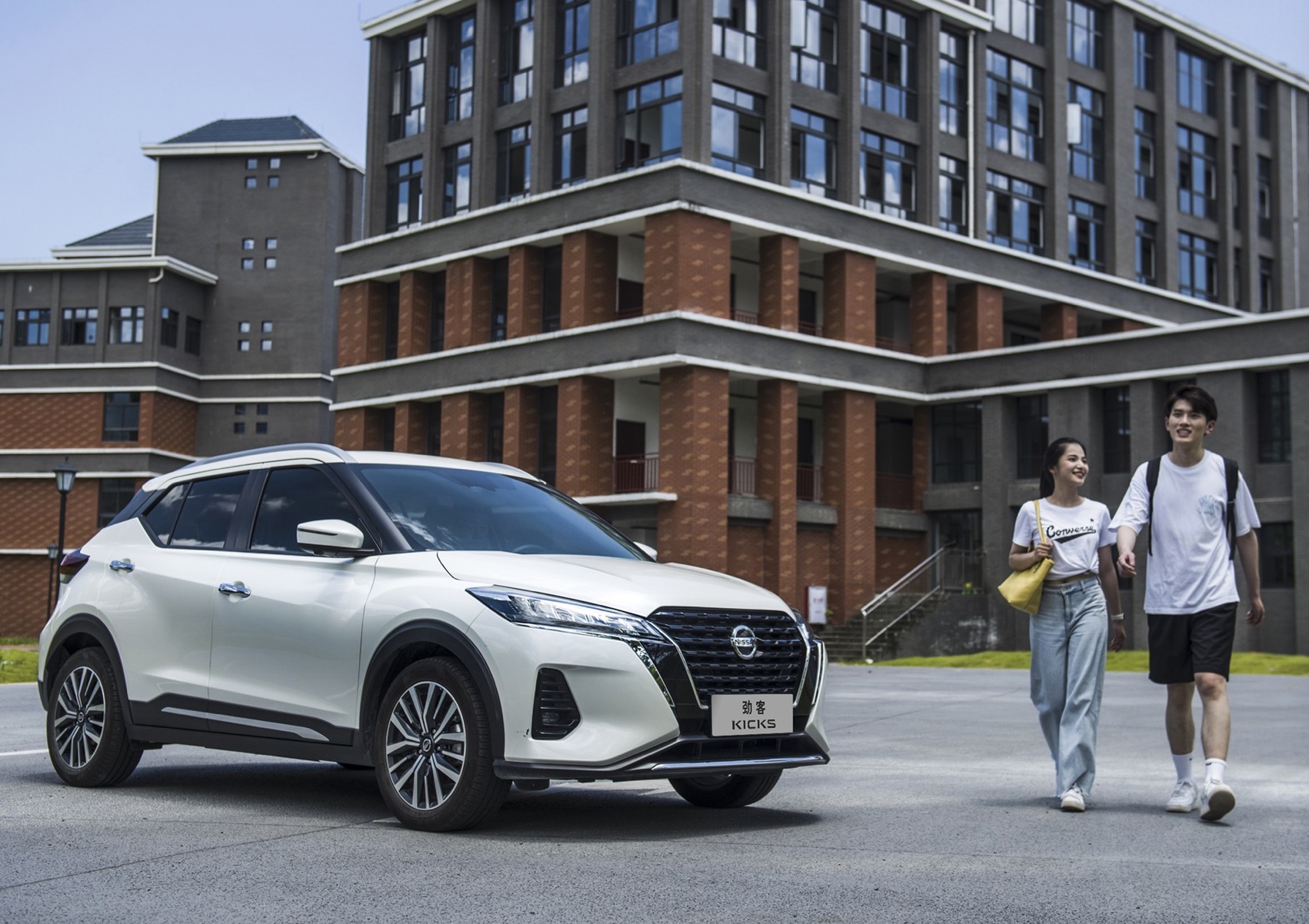 2024 Dongfeng Nissan Kicks 1.5L 122Hp Petrol Used Car Small SUV with Maximum Torque Nm 100-200Nm