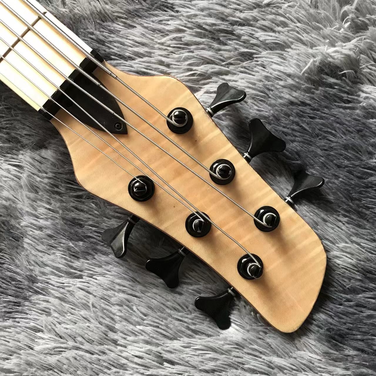 Custom 6 Strings Neck Through ELM Body Electric Bass Guitar with Active Pickup