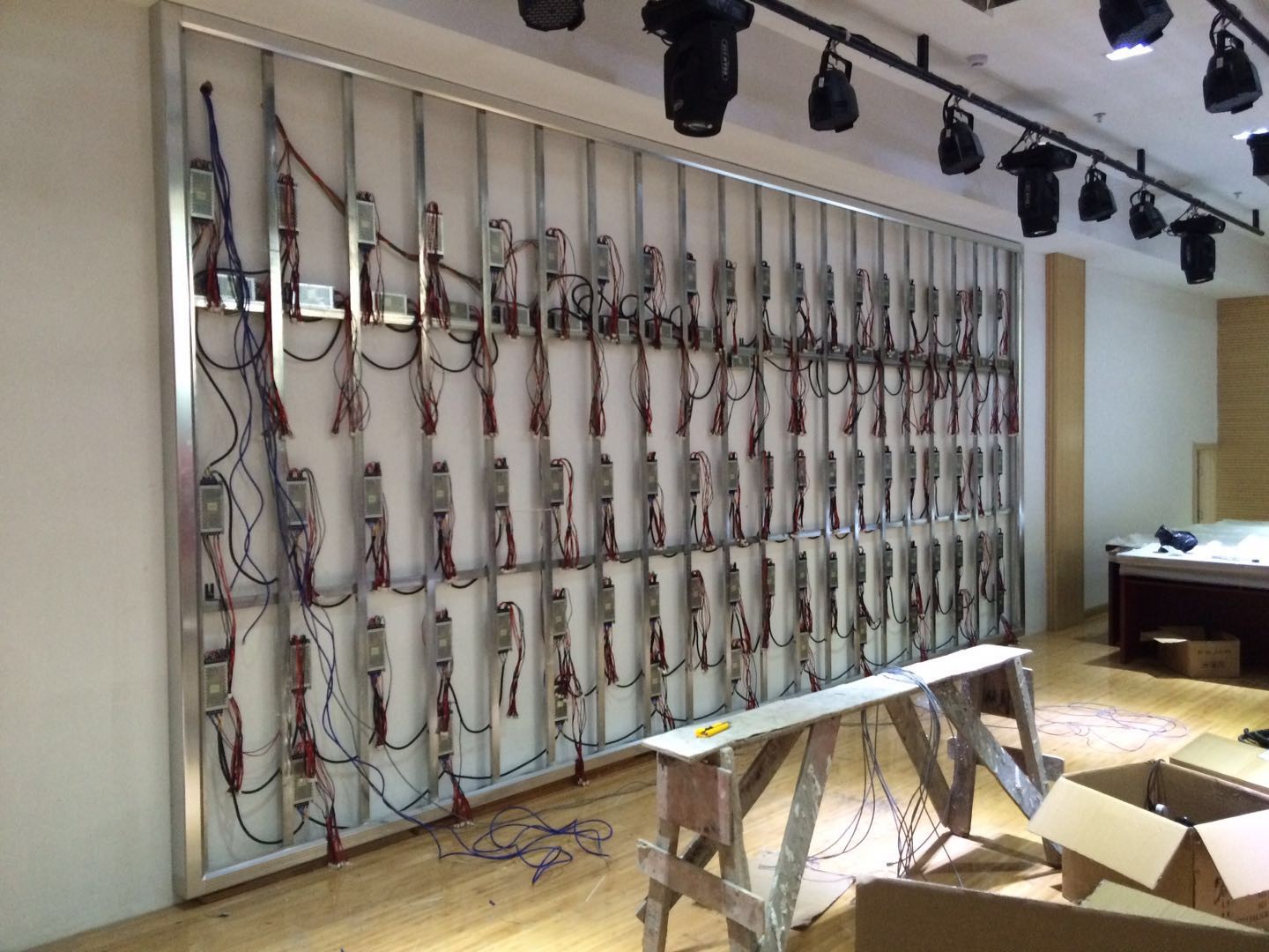 Magnet Install Indoor LED Video Screen Big Size P2.5 High Definition LED Wall Board Shenzhen Factory