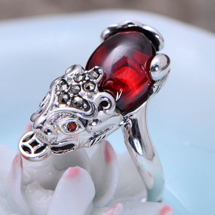 Vintage Brave Troops Design Thai Silver Created Garnet Ring(R20180101)