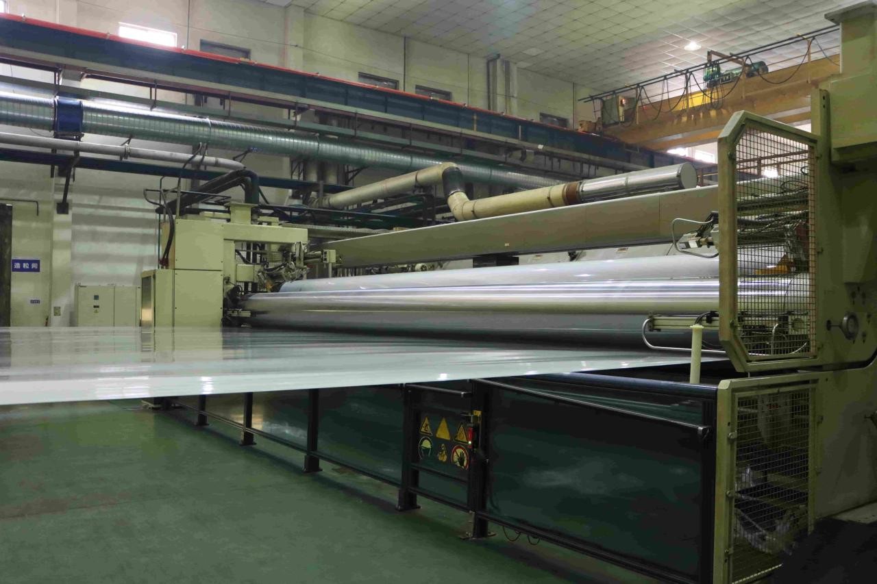 300mm~2000mm Width BOPP Laminating Film For Medical Package Candy Twist