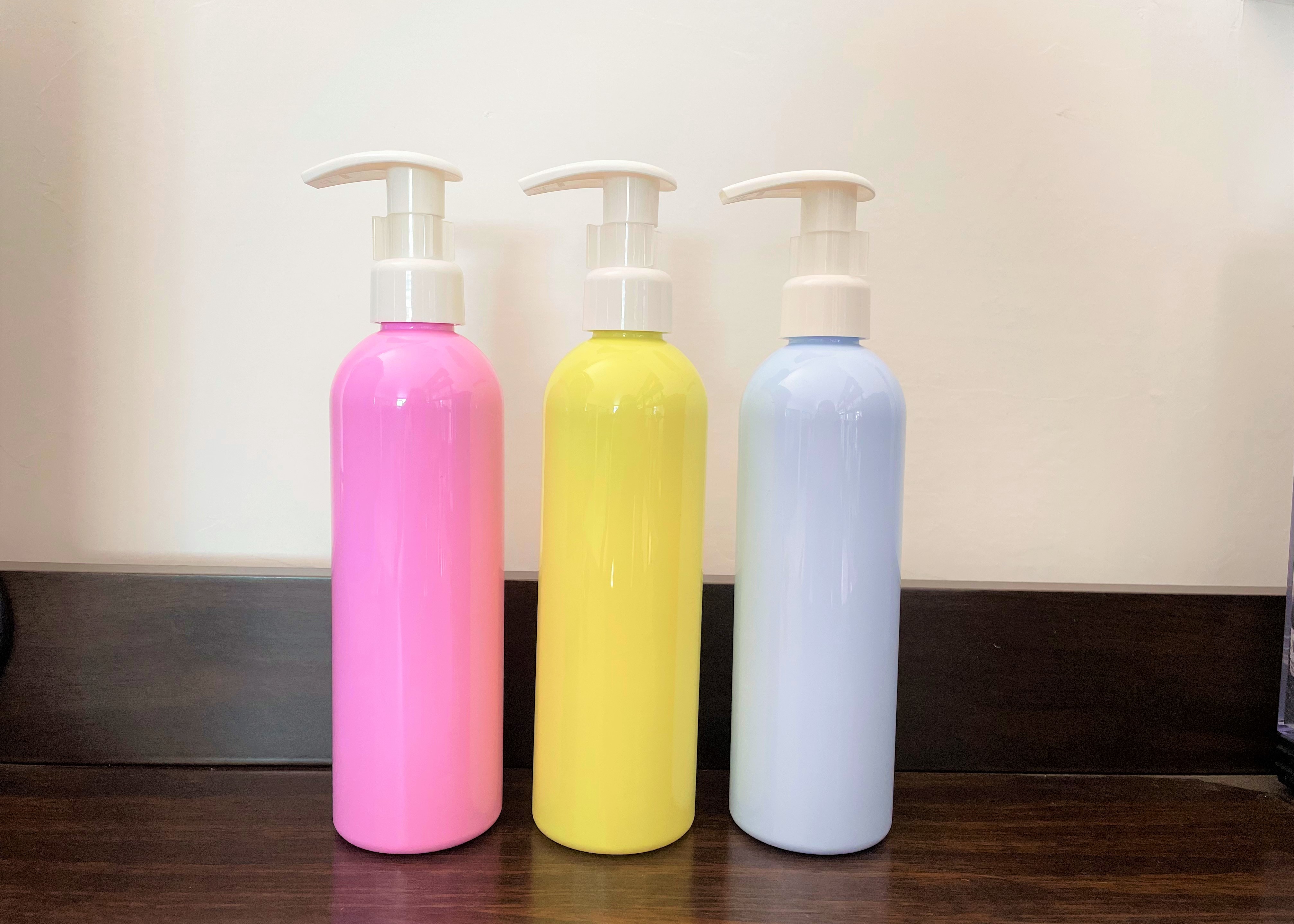 Round Shoulder 300ml 10oz Boston Plastic Bottle With Pump Sprayer