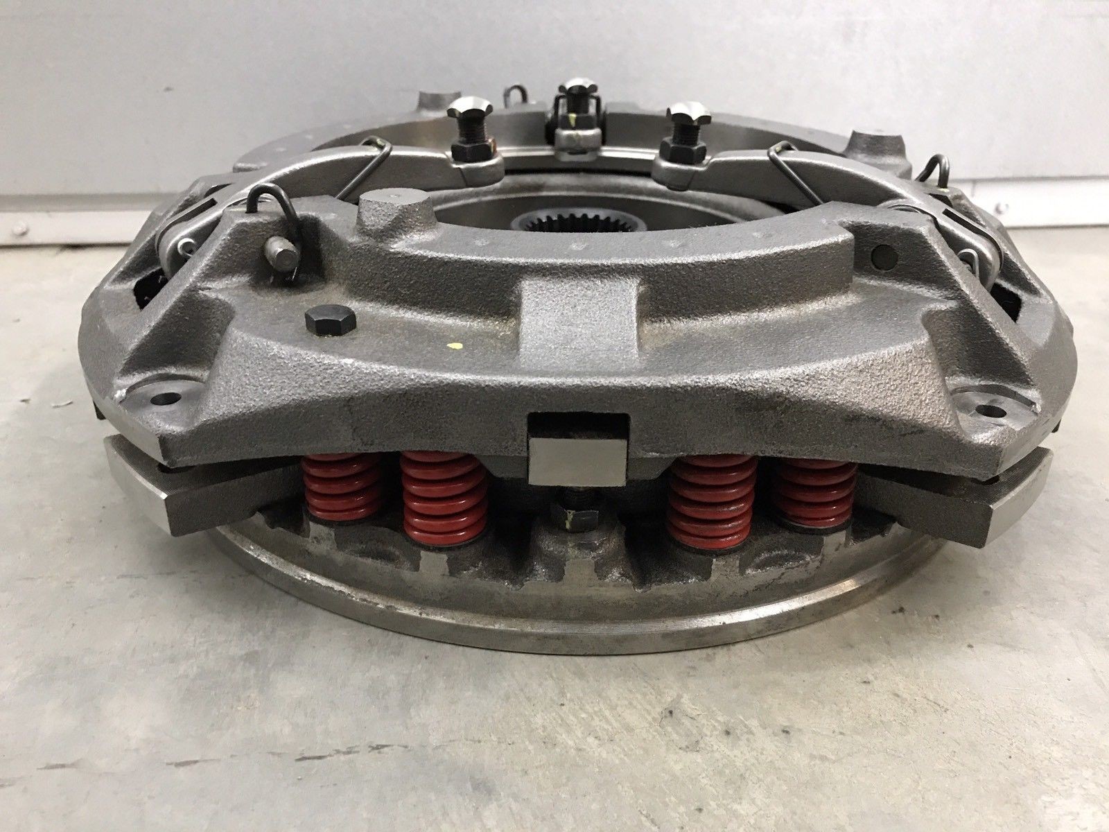 MF Dual Clutch Kit 3597096M91, 3610268M91 Fits 271XE, 583 CLUTCH COVER