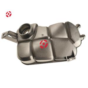 Wholesale LR004080 LR002627 LR020367 LR024296 Car Engine Radiator Cooling Pot Coolant Expansion tank Suitable for Land Rover Godwalker 2 / Range Rover Sport from china suppliers