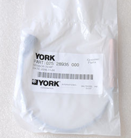 025-28935-000 PT100 Platinum Resistor Temperature Sensor with 304 Stainless Steel Housing and ±0.5℃ Precision for HVAC Refrigeration