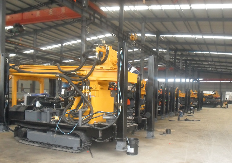 Deep Borehole Pneumatic Drilling Rig 200 Meters With Kaishan Air Compressor And Mud Pump