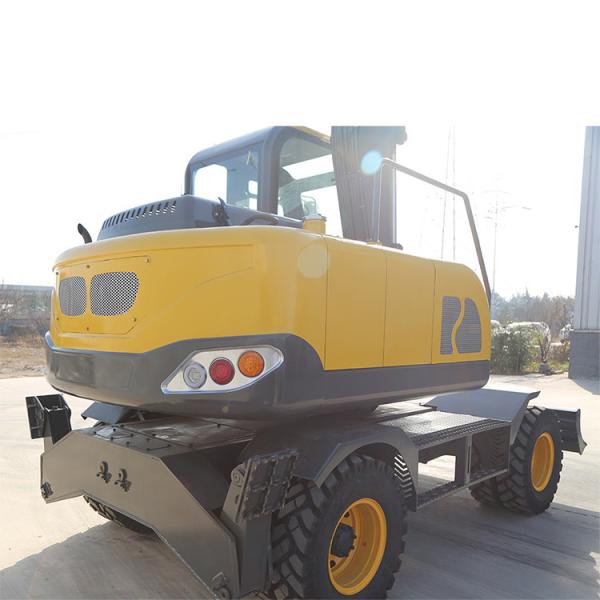 Road Crushing Wheeled Digger Drive Multifunctional Wheel Bucket Engineering