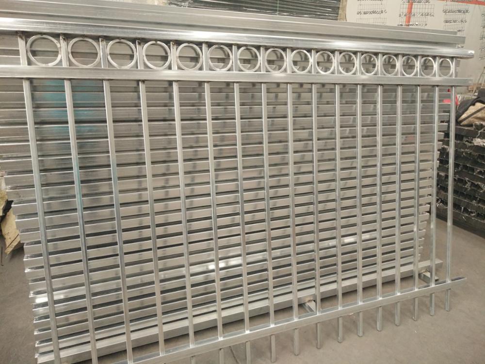 3-rails flat top tubular steel fence