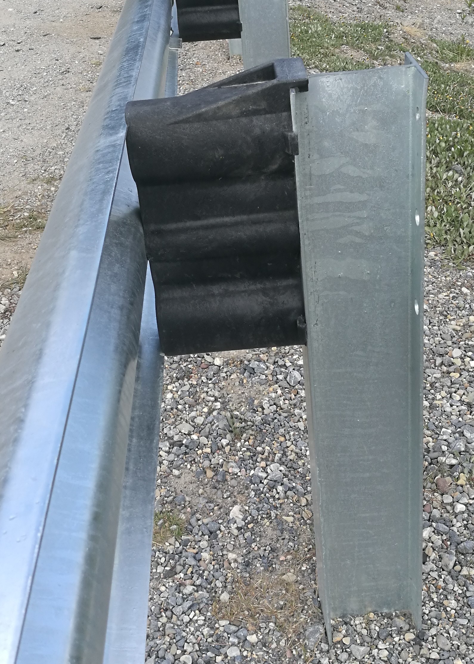 H Type Highway Steel Guardrail Posts Hot Rolled Carbon Steel Easy Installation
