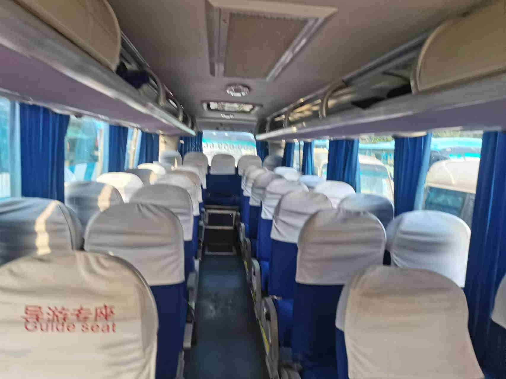 China Yutong Used Tour Bus ZK6908 Passenger Coach 39seats 180kw Yuchai Engine Plate Spring Suspension