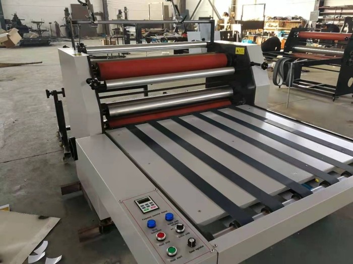 Semi Automatic Film Laminator Machine Water Based Film Laminating Machine