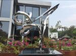 Outdoor Abstract Small Garden Sculptures , Modern Stainless Steel Sculpture