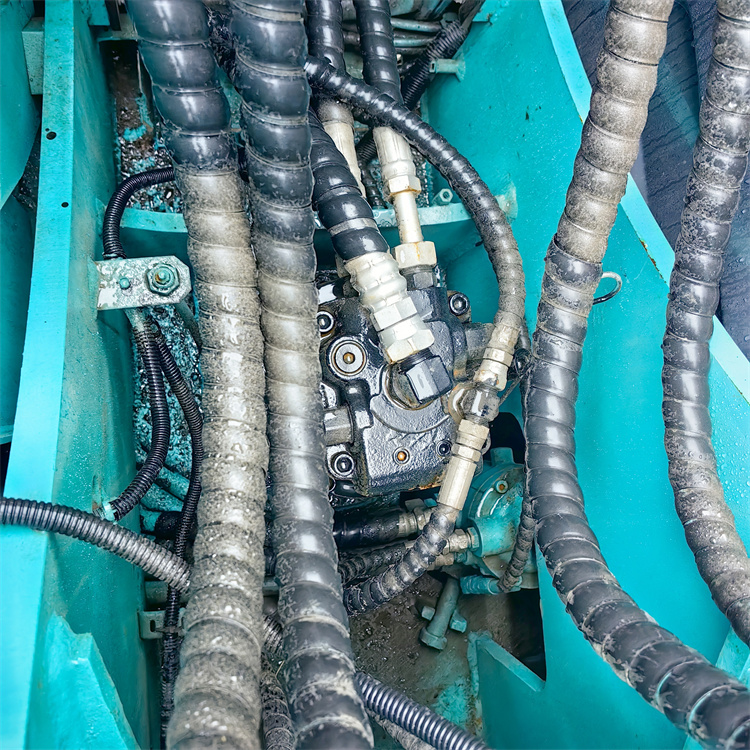 Good Condition 7ton Used Mini Kobelco SK75 Excavator with 6850 KG Operating Weight