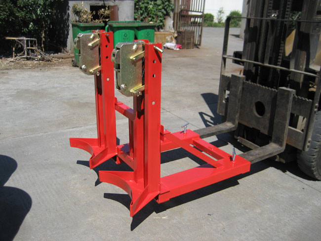 Double Drums Forklift Attachment Forklift Barrel Grabber Barrel Lifter Ali Grip 720kg DG720