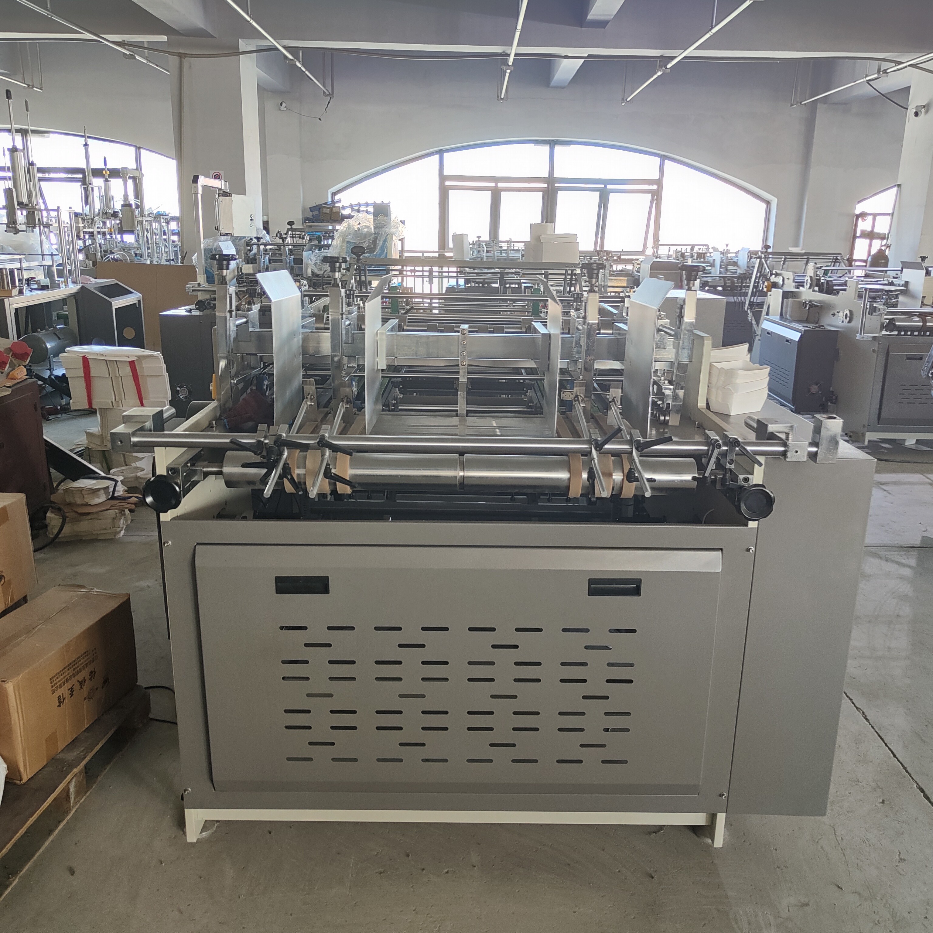 Non standard carton machine # decorative works # food carton # disposable lunch box # Hot-melt adhesive process