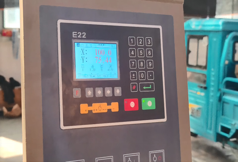 80T 2500 Torsion Bar Press Brake CNC E22 Controller Angle Programming