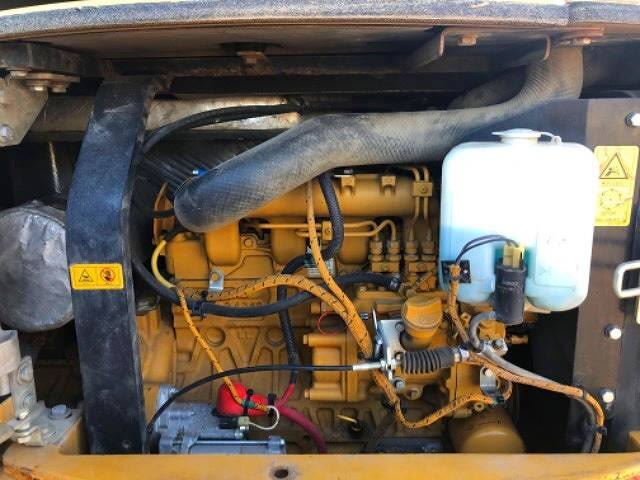 Original Japan Used Caterpillar Cat 303 Excavator 6ton Mini Digger for Your Business