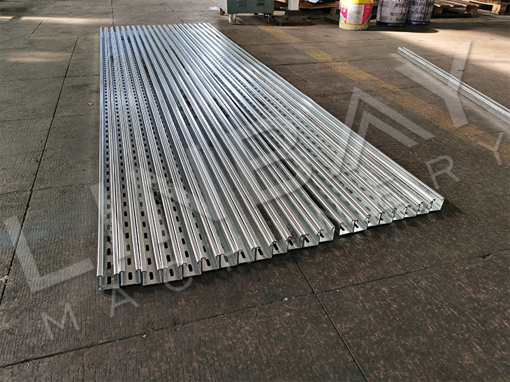 Chain Drive Galvanized Photovoltaic Rack Roll Forming Production Line With Flying Cutting