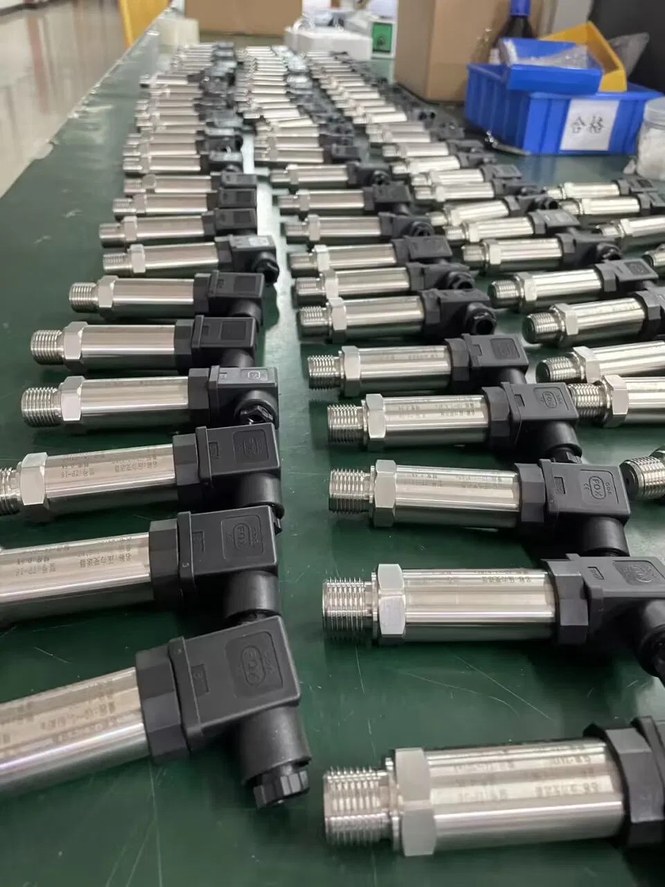 Stainless Steel Pressure Transmitter With Five-core Connector Pressure Sensor Transducer