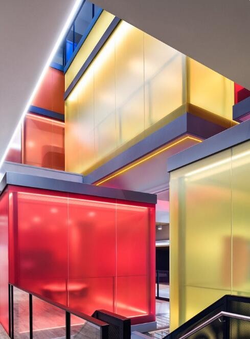 3mm Thick Colored Translucent Acrylic Sheets OEM UV Protection Cut To Size