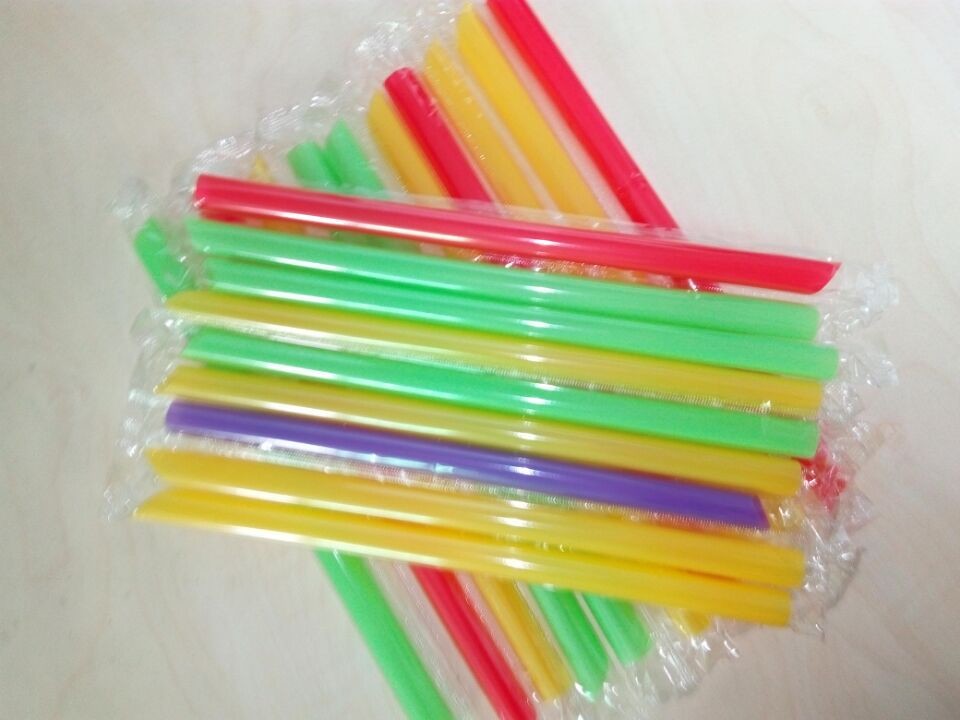 1cm diameter drinking straws in individual package