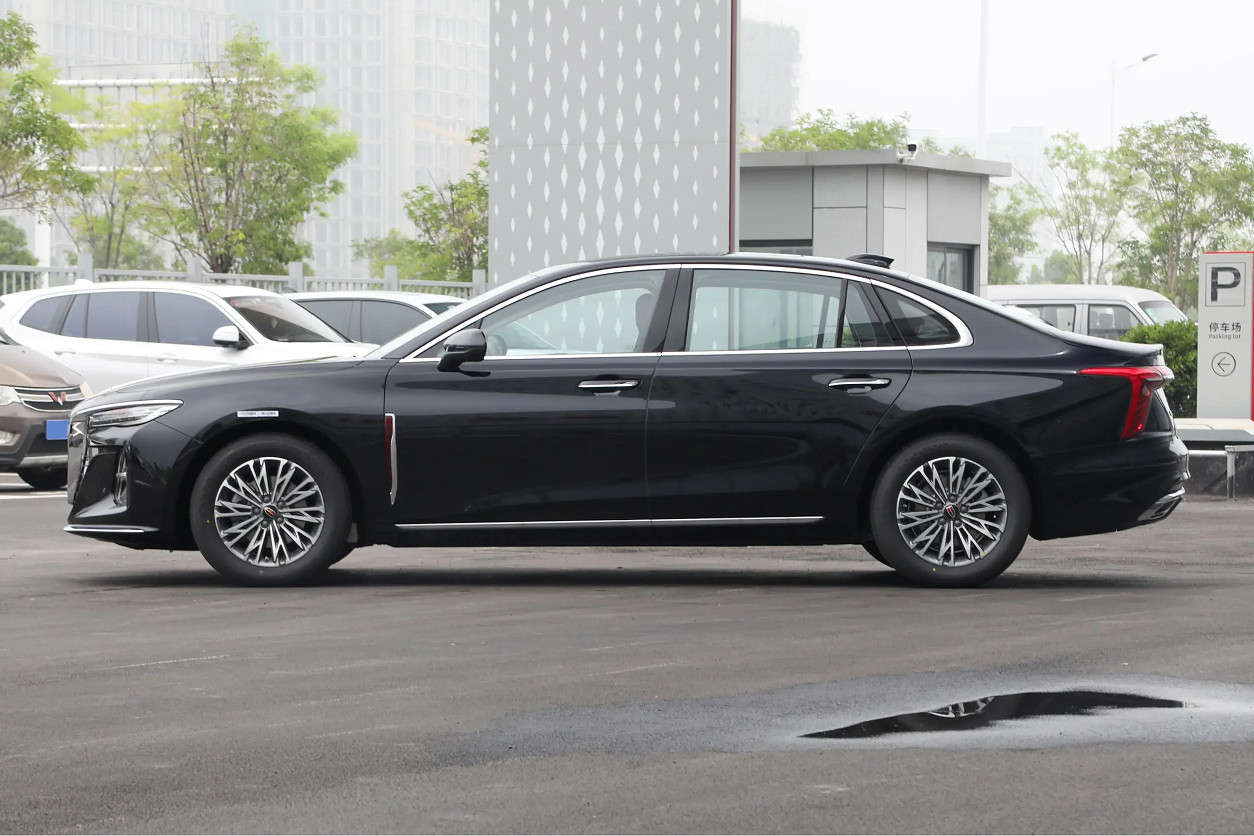 Hongqi H5 2025 1.5T DCT Qiyue 500,000 commemorative edition