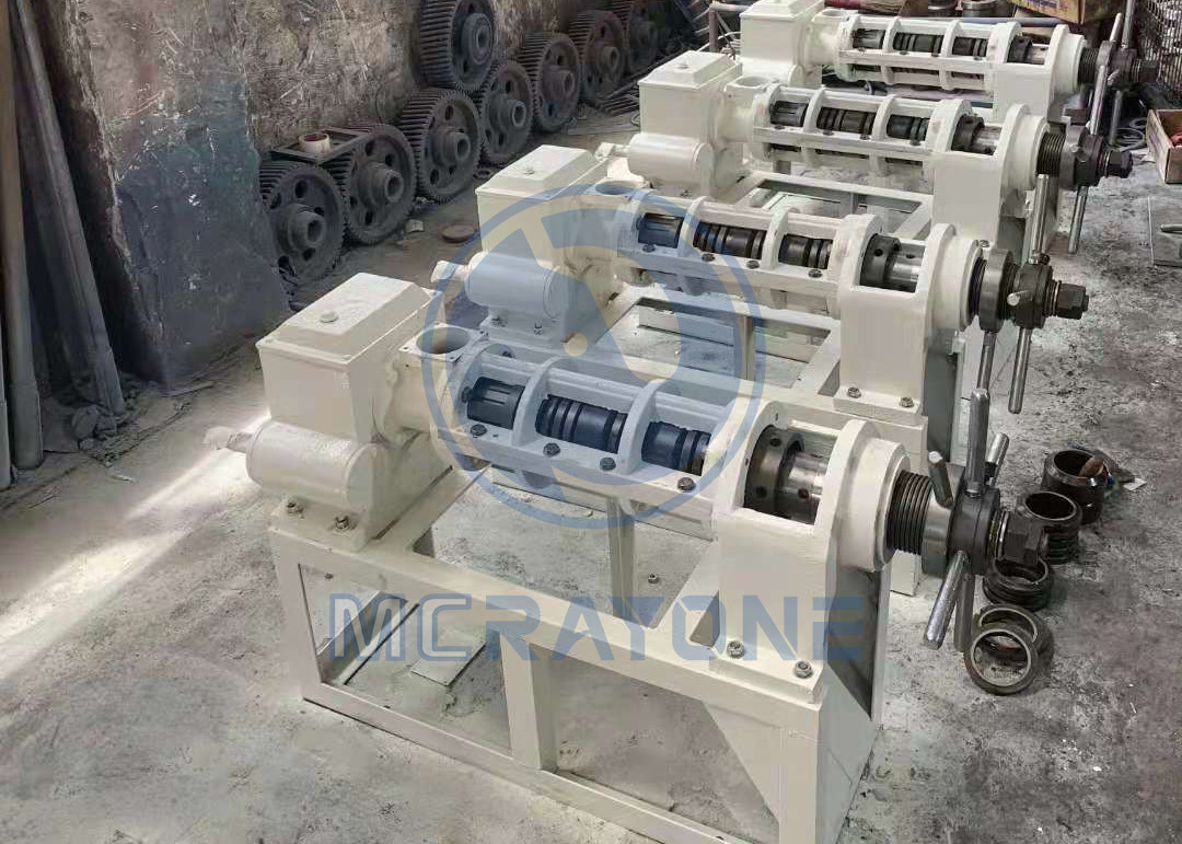Automatic Nut Electric Oil Press Machine 60-80kg/H High Efficiency Pre Heat