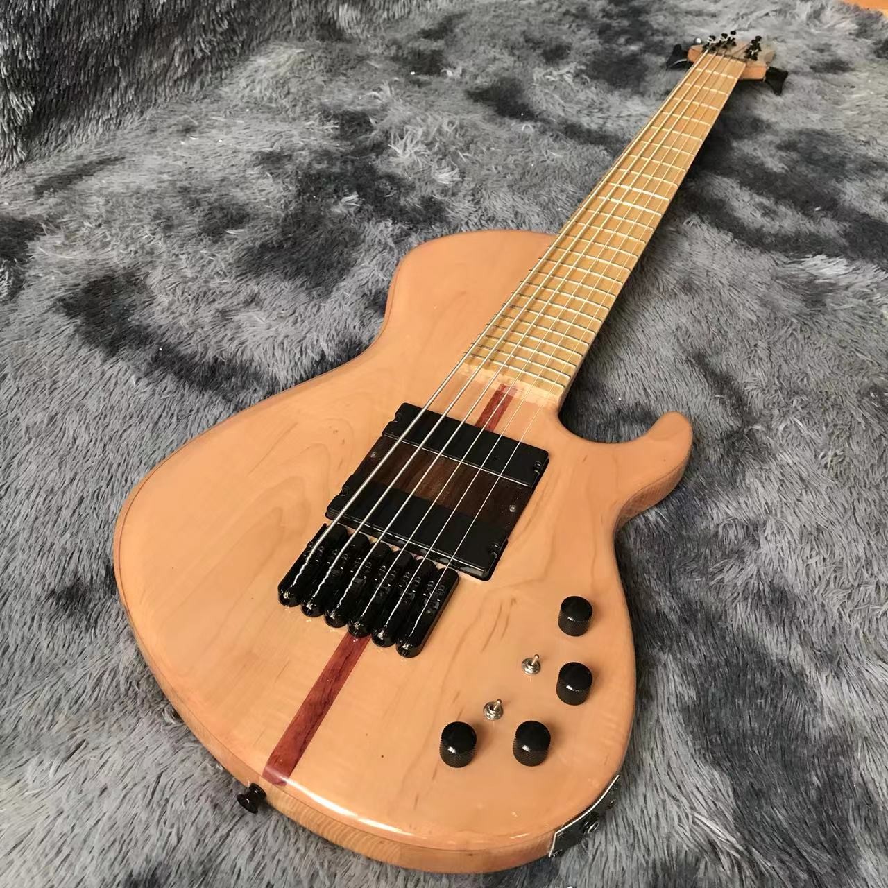 Custom 6 Strings Neck Through ELM Body Electric Bass Guitar with Active Pickup