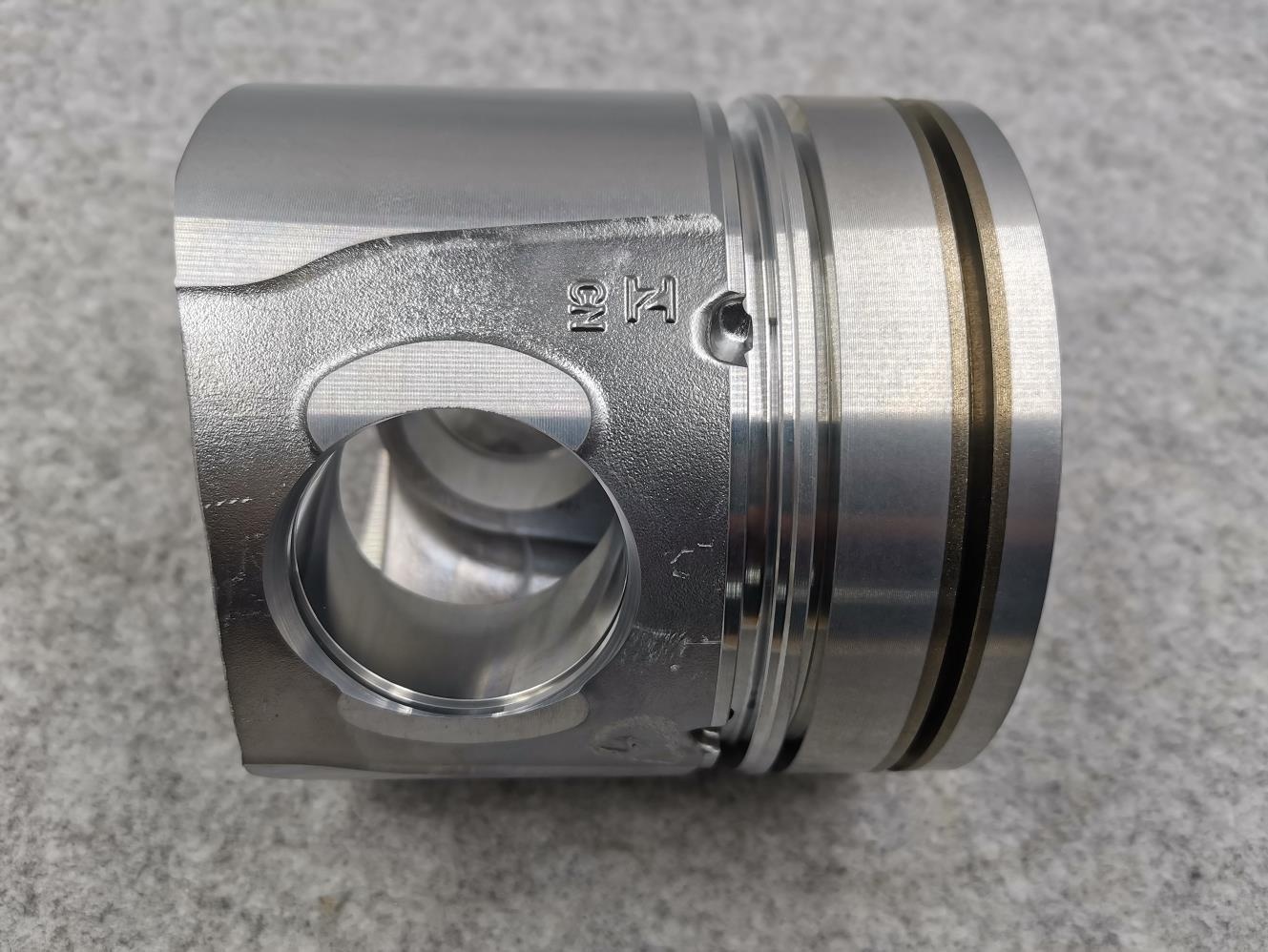 4934860 Original Dongfeng Cummins QSB6.7 Engine for Komatsu 200-8 Excavator 6D107 1.5kg Piston 100% 6D107 Engine Piston