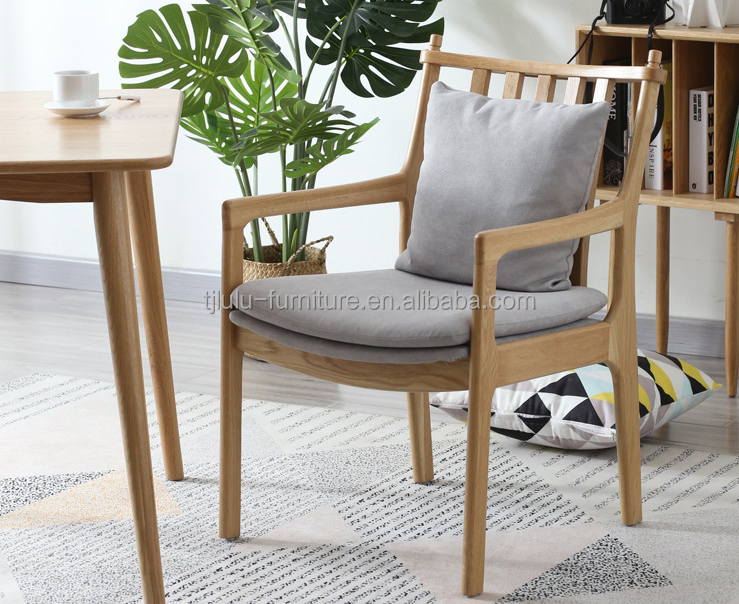 High Back Vintage Arm Chair Nordic Solid Wood Dining Chair for Customized Designs NO Folded
