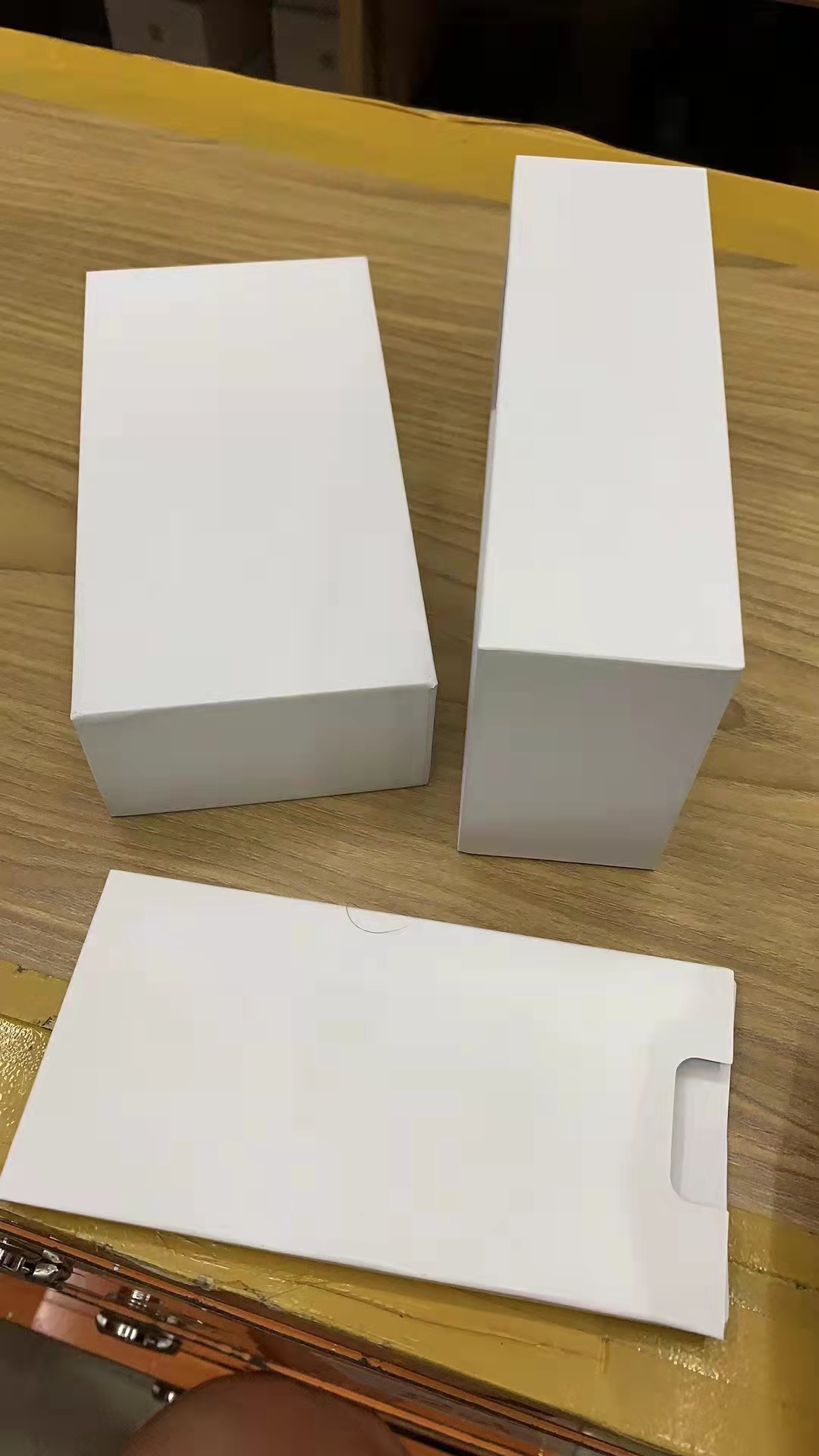 Luxury Recyclable Electronics Packaging Box Varnishing Stamping